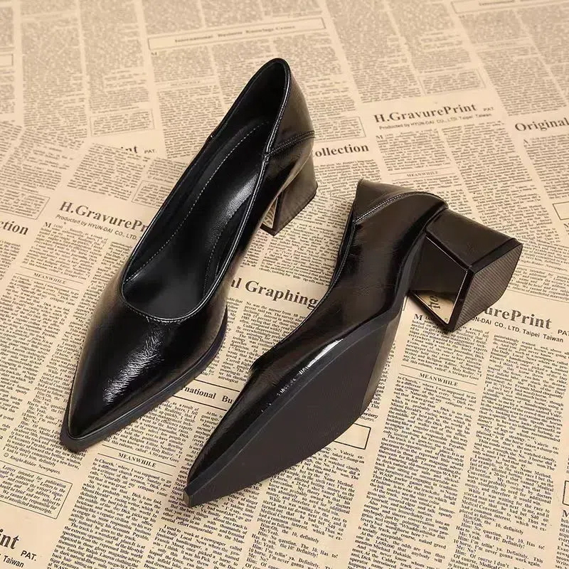 Luxury Brand Pointed Toe High  - Women'S Shoes In Size 12 avaliação e preço
